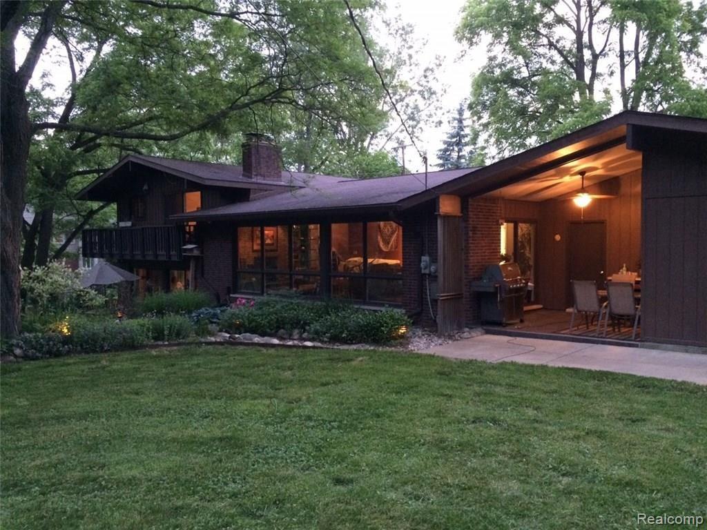 4887 Freer Street Rochester, MI 48306 - Photo 6 of 36