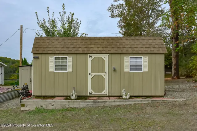 $895,000 | 214 Lake Road, Nicholson, PA 18446