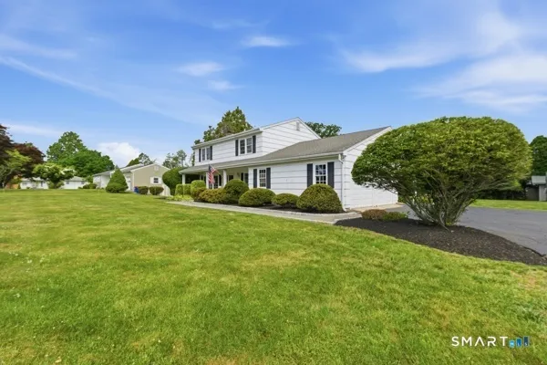 $689,900 | 19 Zephyr Road, Trumbull, CT 06611