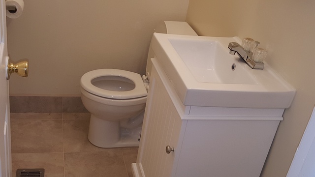 125 West Briarcliff Road Bolingbrook, IL 60440 - Photo 13 of 19 a utility room with dryer and washer