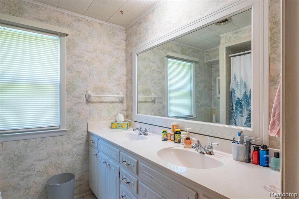 6112 State Road Fort Gratiot, MI 48059 - Photo 19 of 39