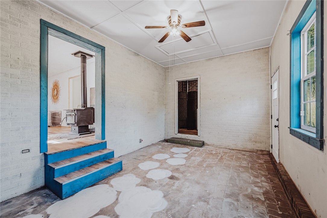 209 Cleveland Pike Road Westminster, SC 29693 - Photo 23 of 30 A versatile open space awaits customization, offering a blank canvas for your creative vision.