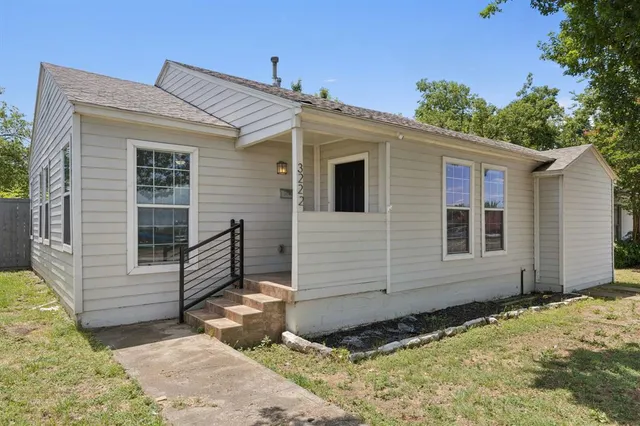 $2,750 | 3222 Inwood Road, Dallas, TX 75235