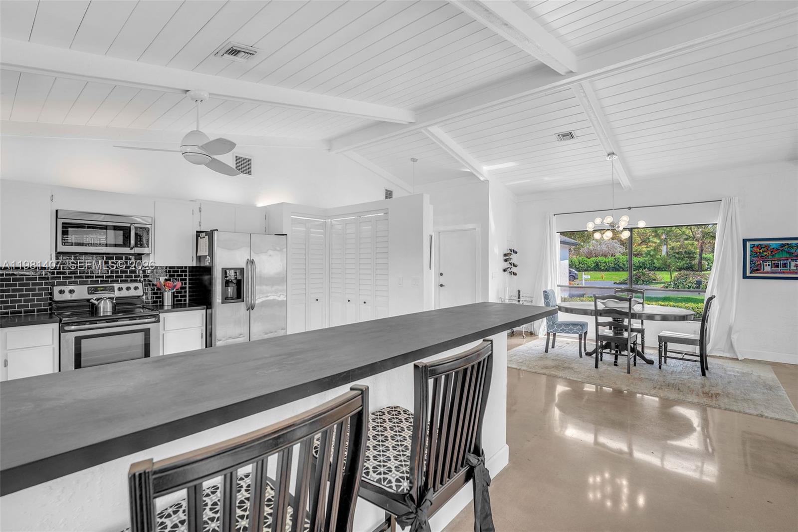 211 Southwest 87th Terrace Plantation, FL 33324 - Photo 10 of 54