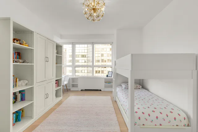 $3,995,000 | 146 West 57th Street, Unit 42D | Theater District