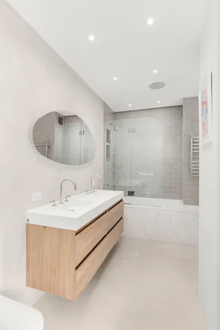 $3,995,000 | 146 West 57th Street, Unit 42D | Theater District