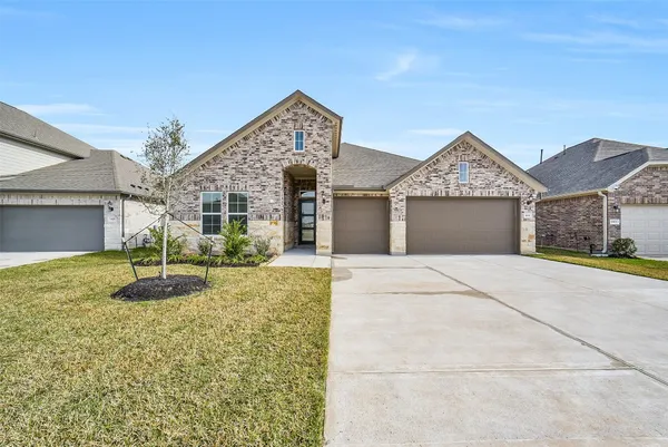 $449,990 | 1831 Tioga Vw Drive, Rosharon, TX 77583