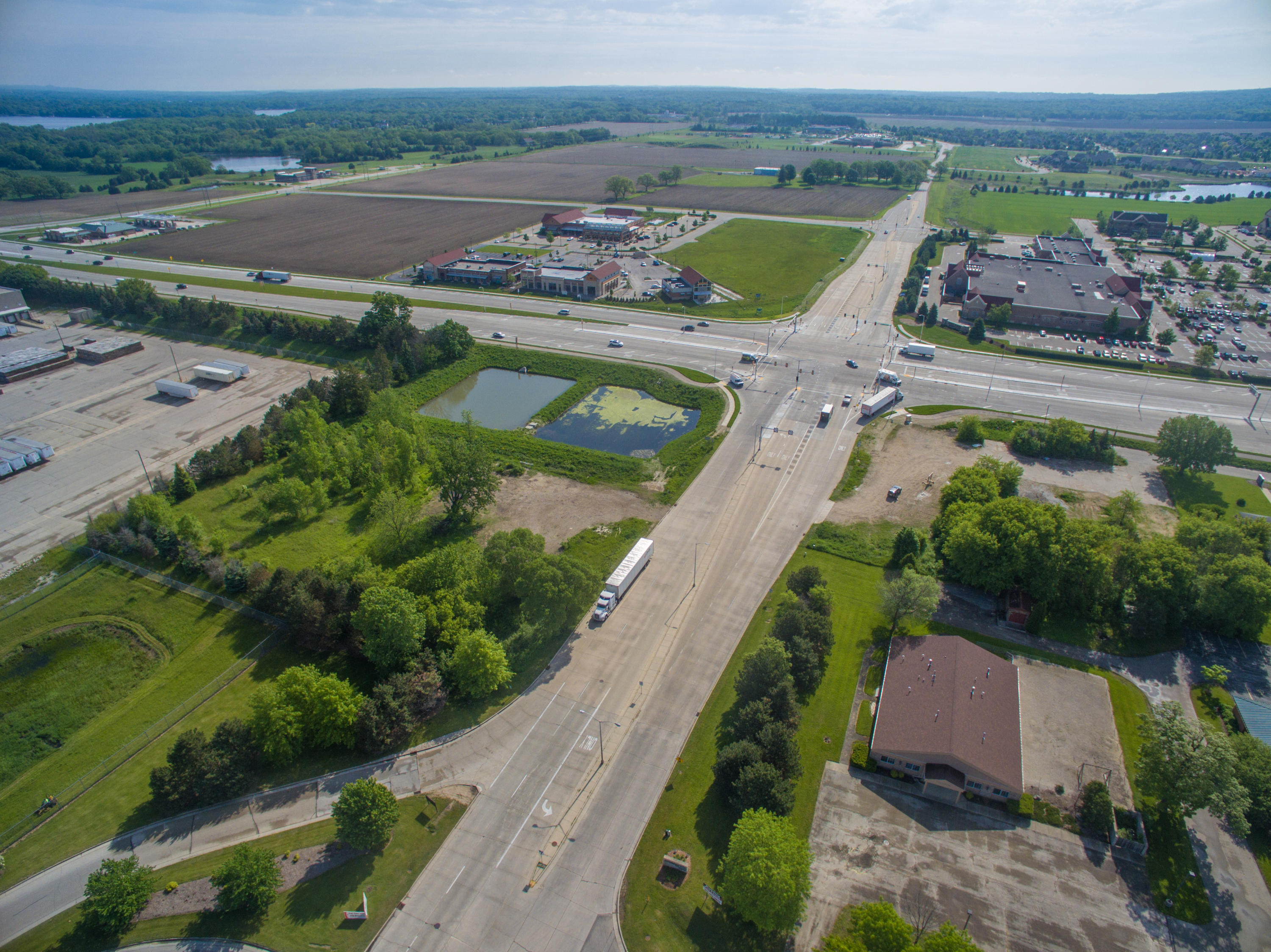 36520 Valley Road Oconomowoc, WI 53066 - Photo 3 of 6 untitled-3