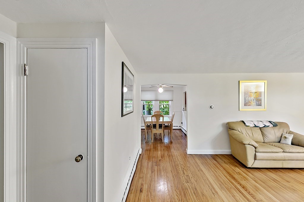 17 Francis Road Sharon, MA 02067 - Photo 3 of 21 Gallery Image 3
