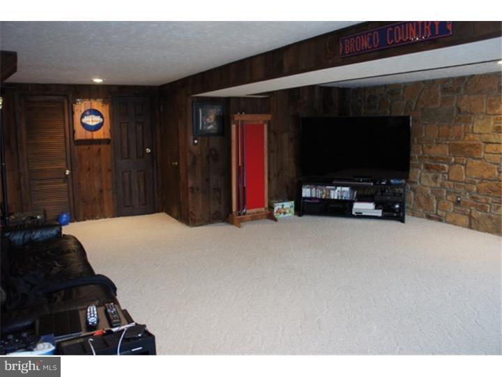2956 Sunnycrest Road Willow Grove, PA 19090 - Photo 13 of 24 Family Room