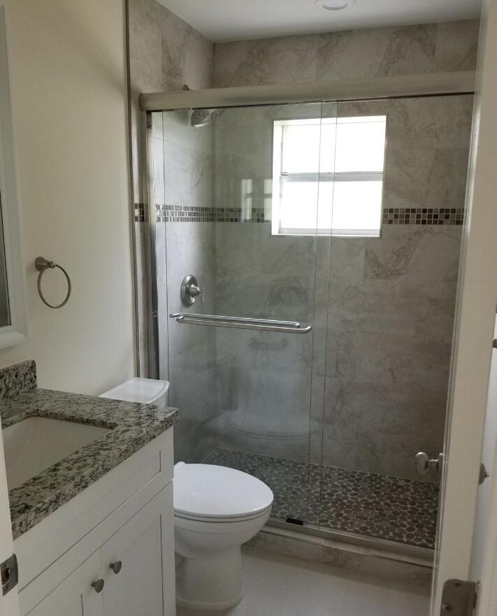 461 Burgundy North Delray Beach, FL 33484 - Photo 3 of 8 Guest Bathroom