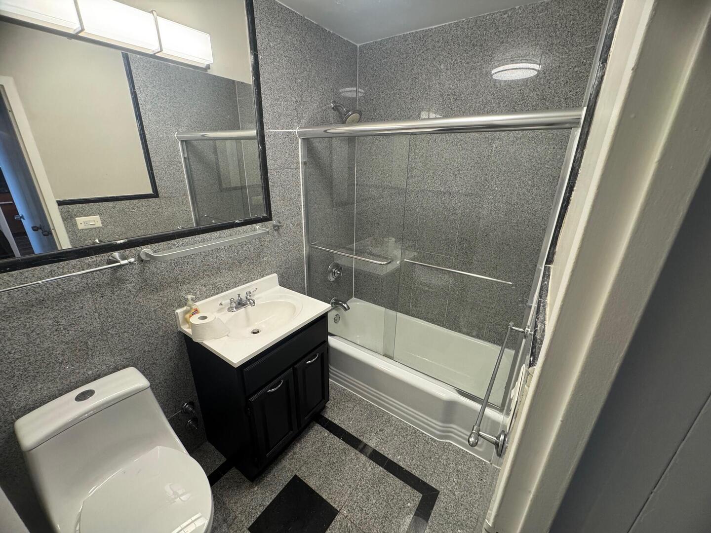 6301 North Sheridan Road, Unit 23N Chicago, IL 60660 - Photo 15 of 21