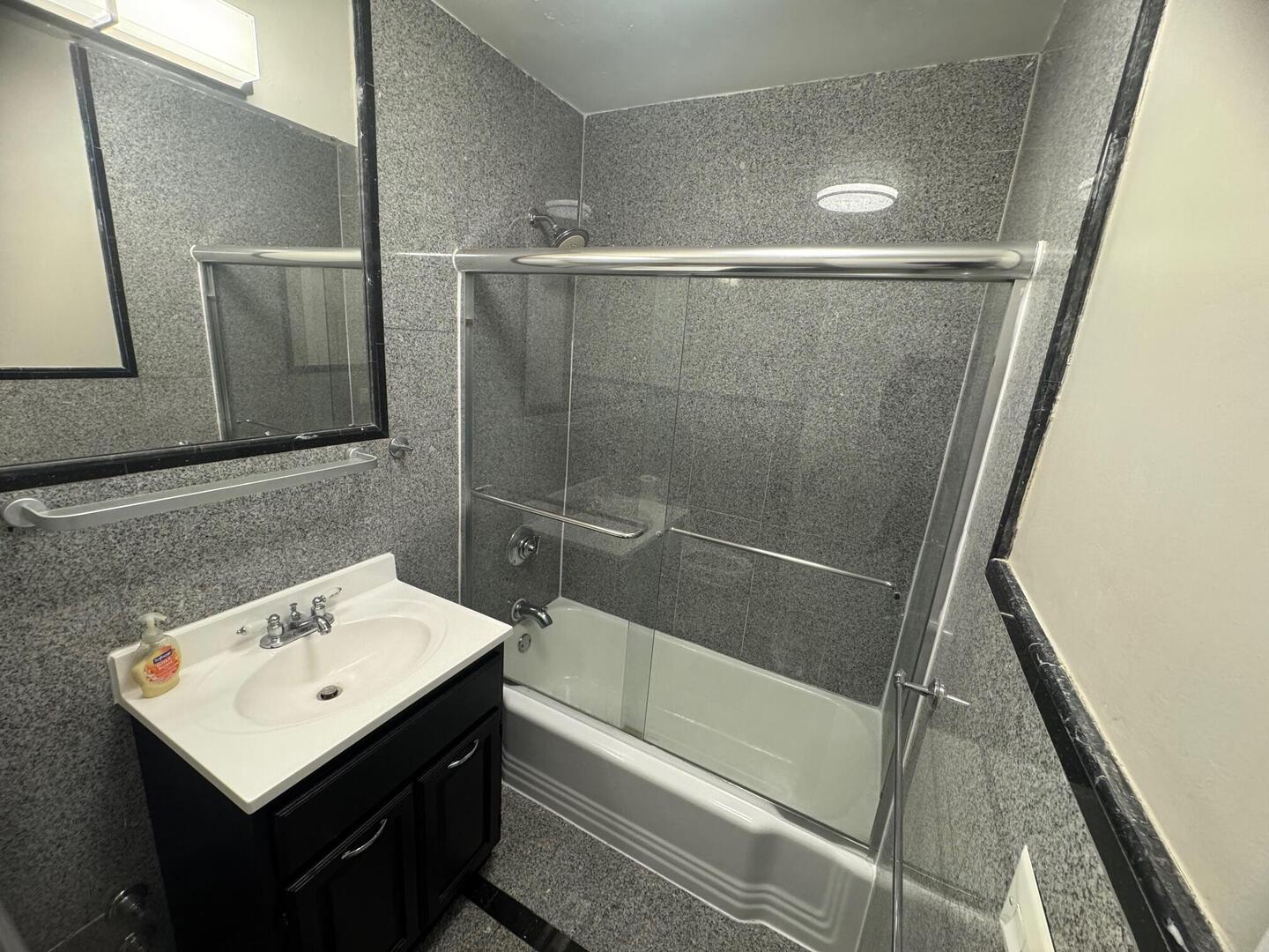 6301 North Sheridan Road, Unit 23N Chicago, IL 60660 - Photo 19 of 21