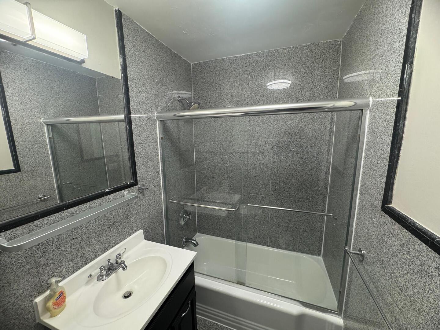 6301 North Sheridan Road, Unit 23N Chicago, IL 60660 - Photo 22 of 24