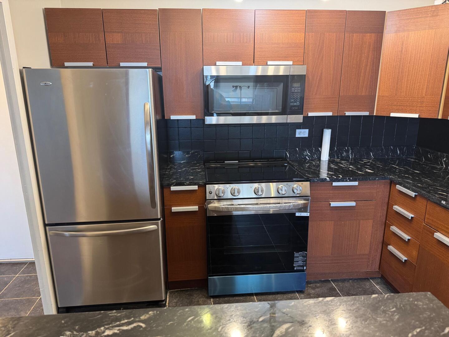 6301 North Sheridan Road, Unit 23N Chicago, IL 60660 - Photo 7 of 21