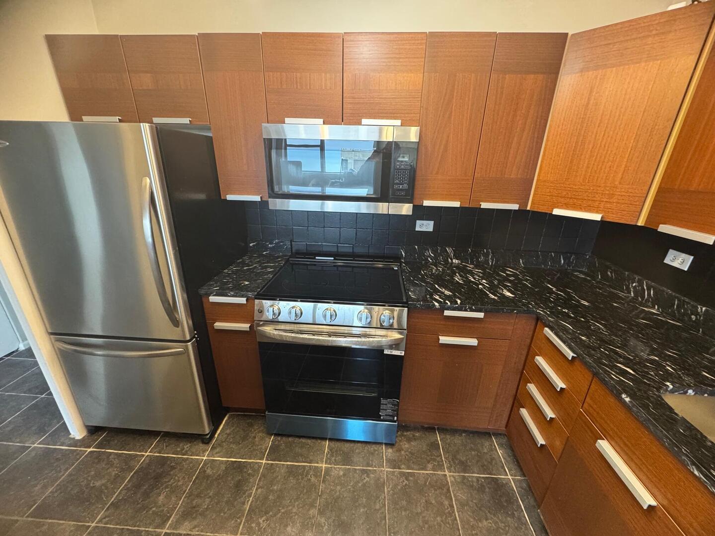 6301 North Sheridan Road, Unit 23N Chicago, IL 60660 - Photo 8 of 24