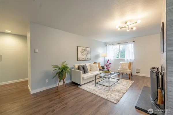 $335,000 | 4404 Terrace Drive, Unit 10, Everett, WA 98203