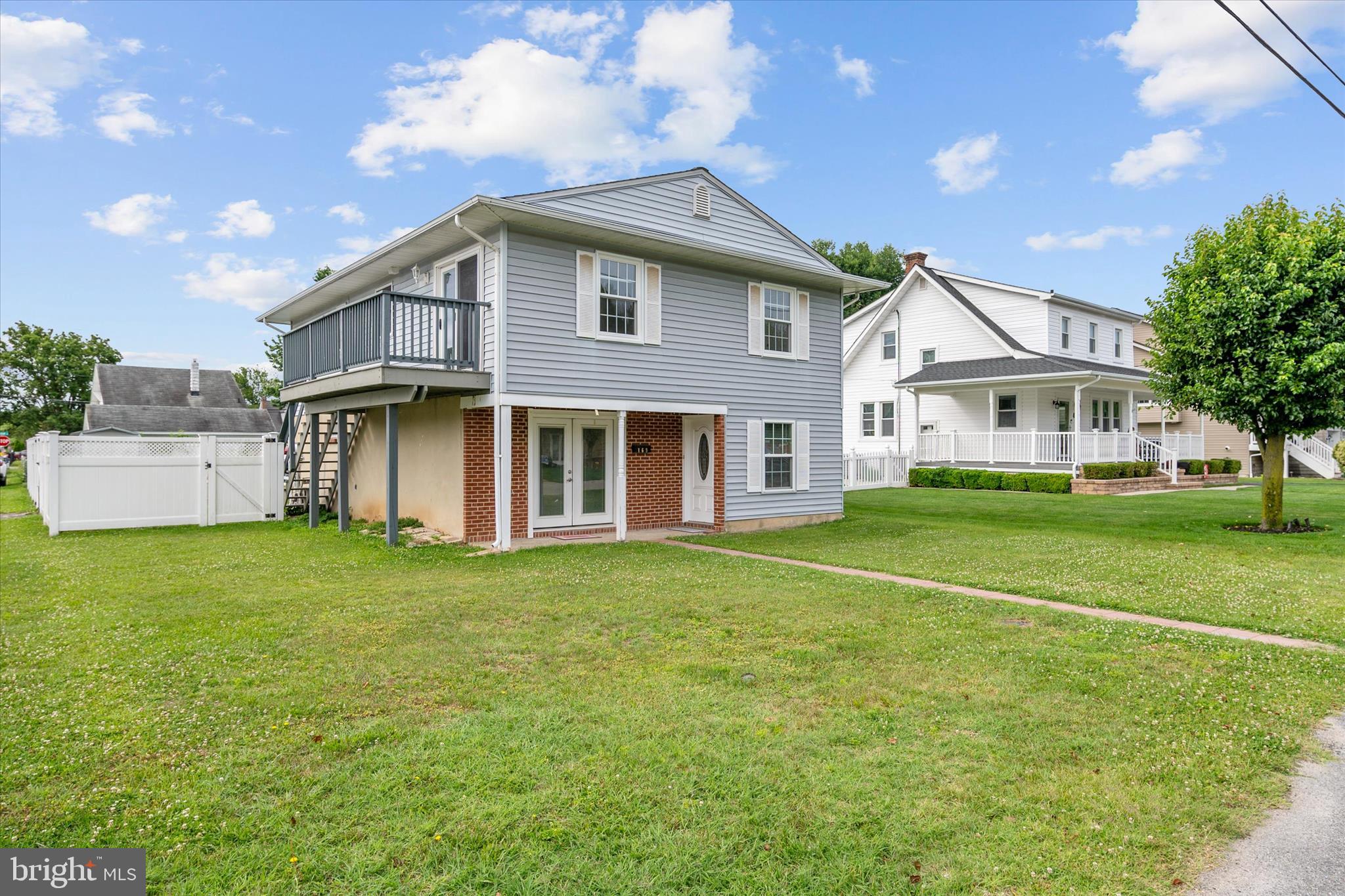169 Roland Road Pasadena, MD 21122 - Photo 3 of 35
