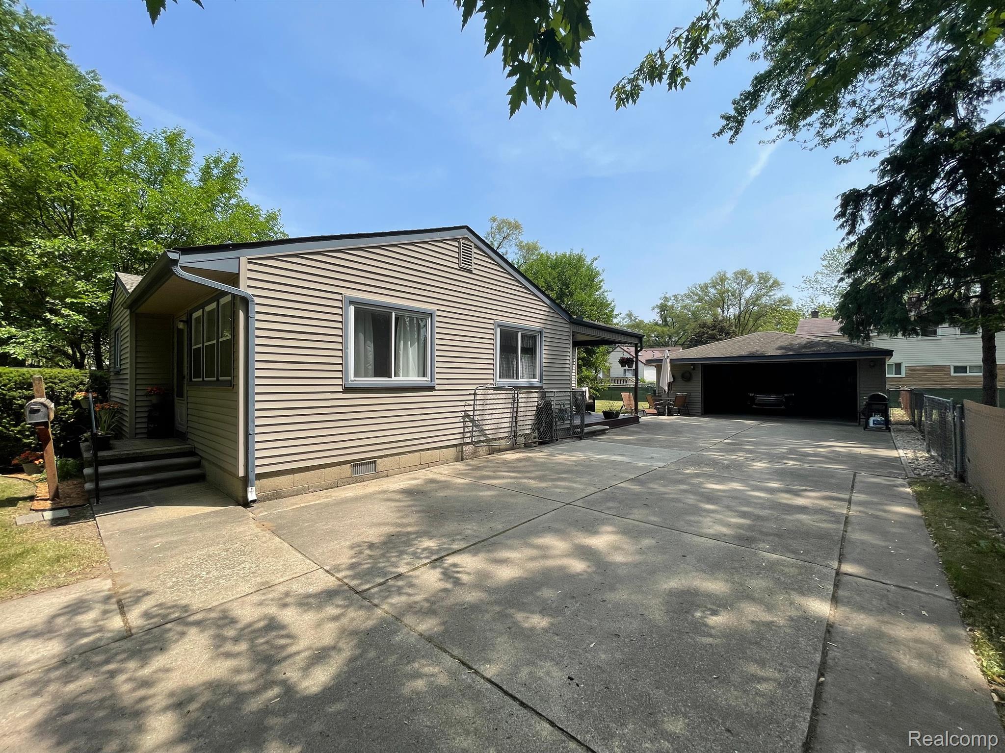 6069 Beech Daly Road Taylor, MI 48180 - Photo 3 of 25 Gallery Image 3