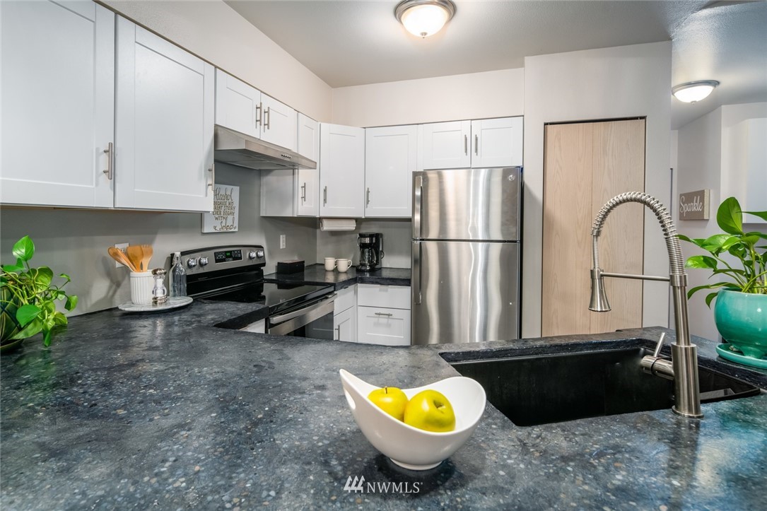 15300 112th Avenue Northeast, Unit B308 Bothell, WA 98011 - Photo 9 of 15