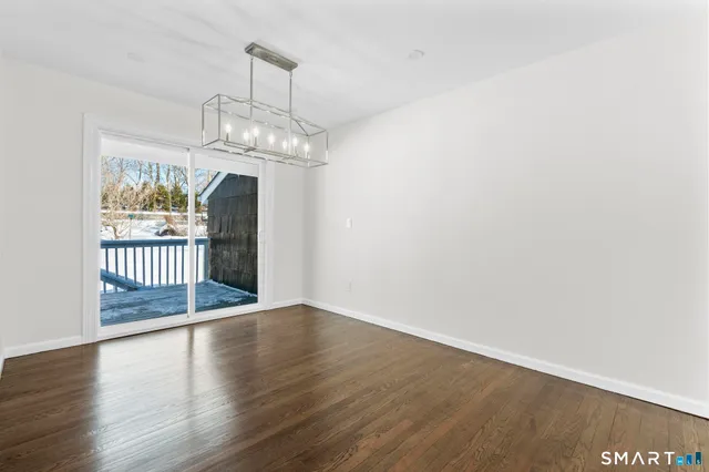 $595,000 | 122 Lakeside Drive, Ridgefield, CT 06877