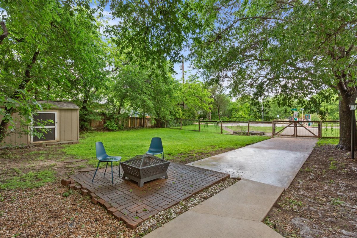 804 Ash Street Georgetown, TX 78626 - Photo 30 of 38