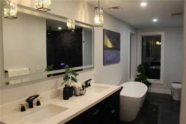 $889,900 | 888 Central Avenue, Pawtucket, RI 02861