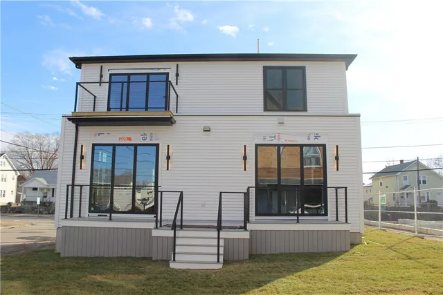 $889,900 | 888 Central Avenue, Pawtucket, RI 02861