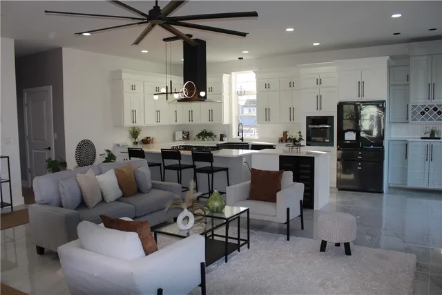 $889,900 | 888 Central Avenue, Pawtucket, RI 02861