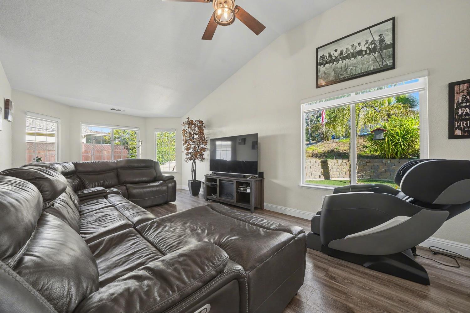 155 Hillside Place Jackson, CA 95642 - Photo 9 of 65