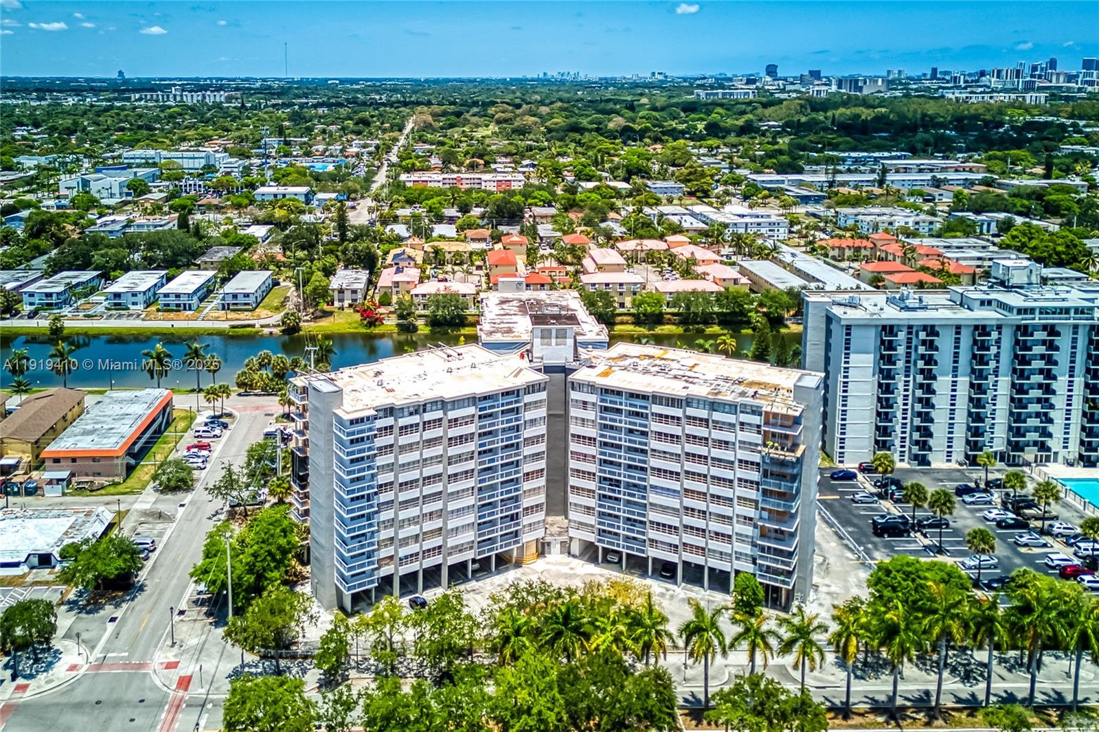 2025 Northeast 164th Street, Unit 907 North Miami Beach, FL 33162 - Photo 32 of 33 a view of a city