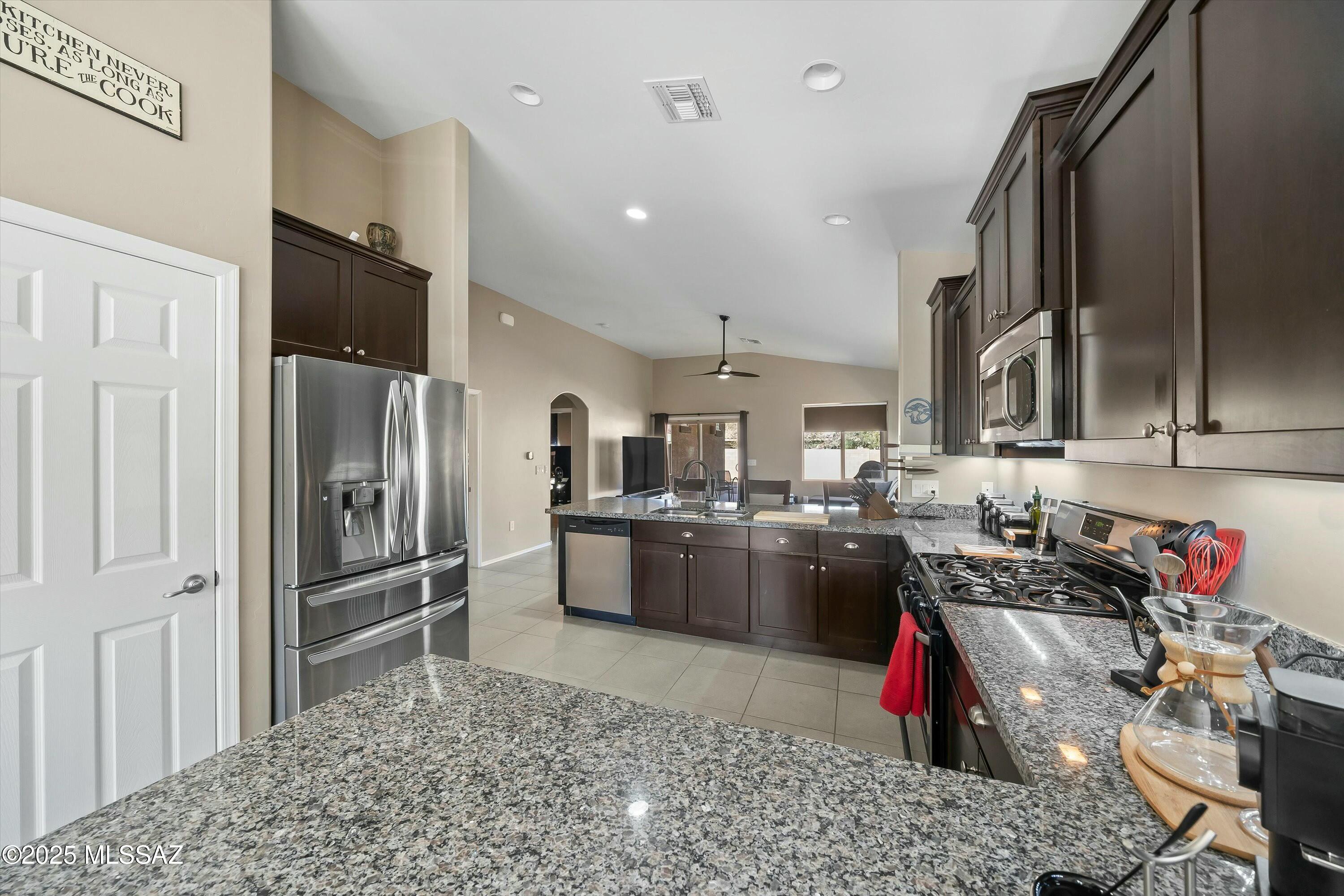 8820 West Moon Spring Road Marana, AZ 85653 - Photo 9 of 37