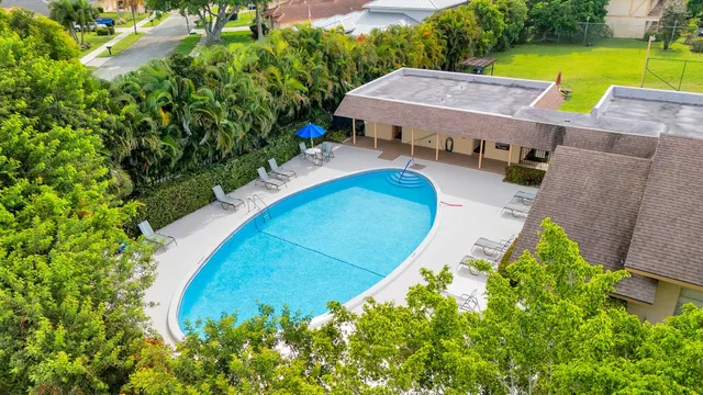 $215,000 | 3001 Linton Boulevard, Unit 204C, Delray Beach, FL 33445
