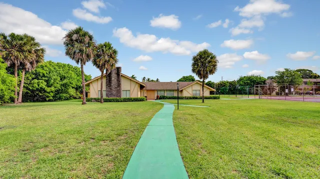 $215,000 | 3001 Linton Boulevard, Unit 204C, Delray Beach, FL 33445