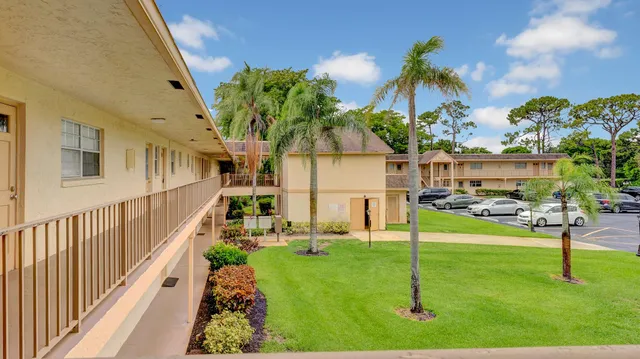 $215,000 | 3001 Linton Boulevard, Unit 204C, Delray Beach, FL 33445