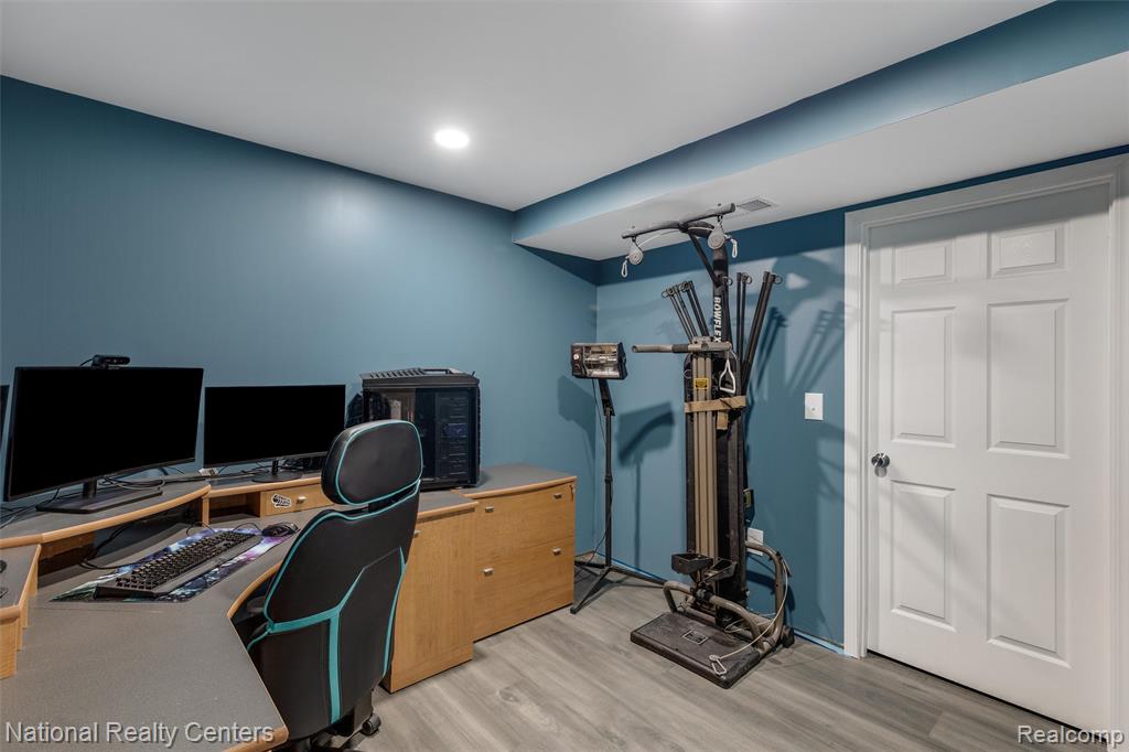 13456 Stamford Road Belleville, MI 48111 - Photo 26 of 35 Gallery Image 26