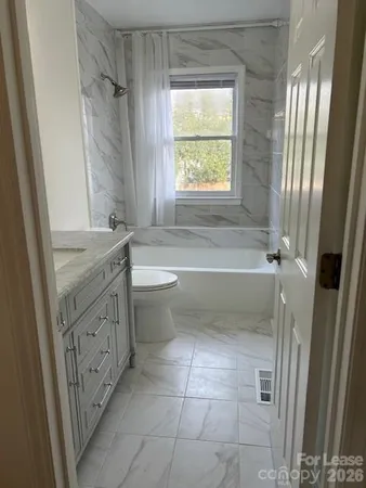 $3,500 | 225 South Chase Street, Charlotte, NC 28207