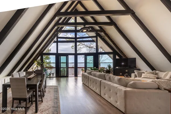 $1,100,000 | 211 Fannie Creek Lane, Sneads Ferry, NC 28460