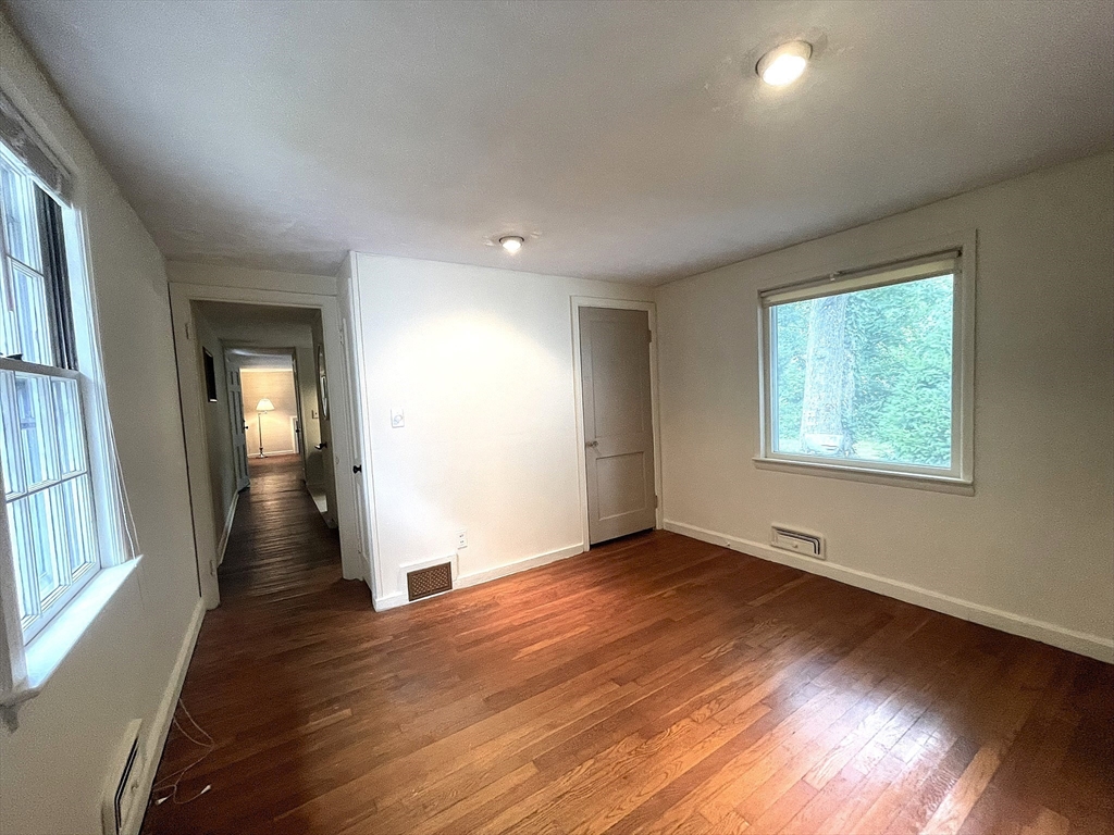 10 Rockridge Road Framingham, MA 01702 - Photo 11 of 33 Gallery Image 11