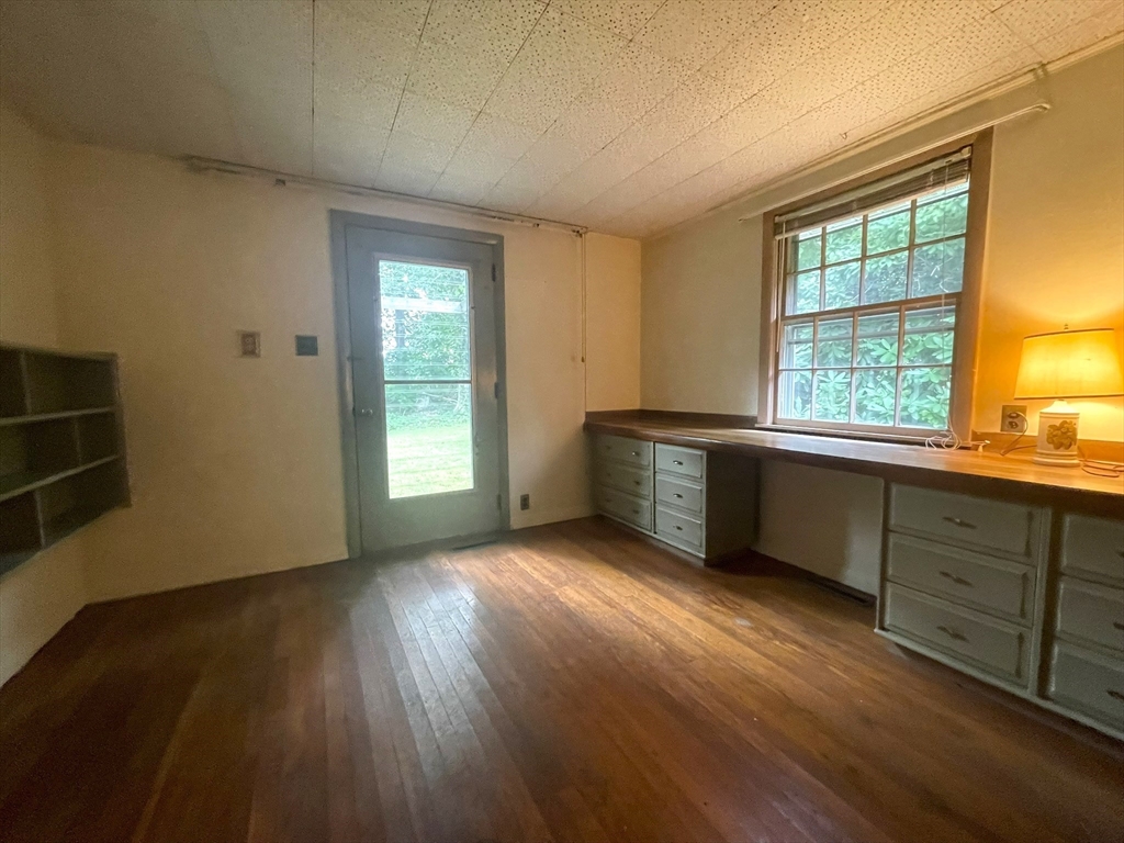 10 Rockridge Road Framingham, MA 01702 - Photo 12 of 33 Gallery Image 12