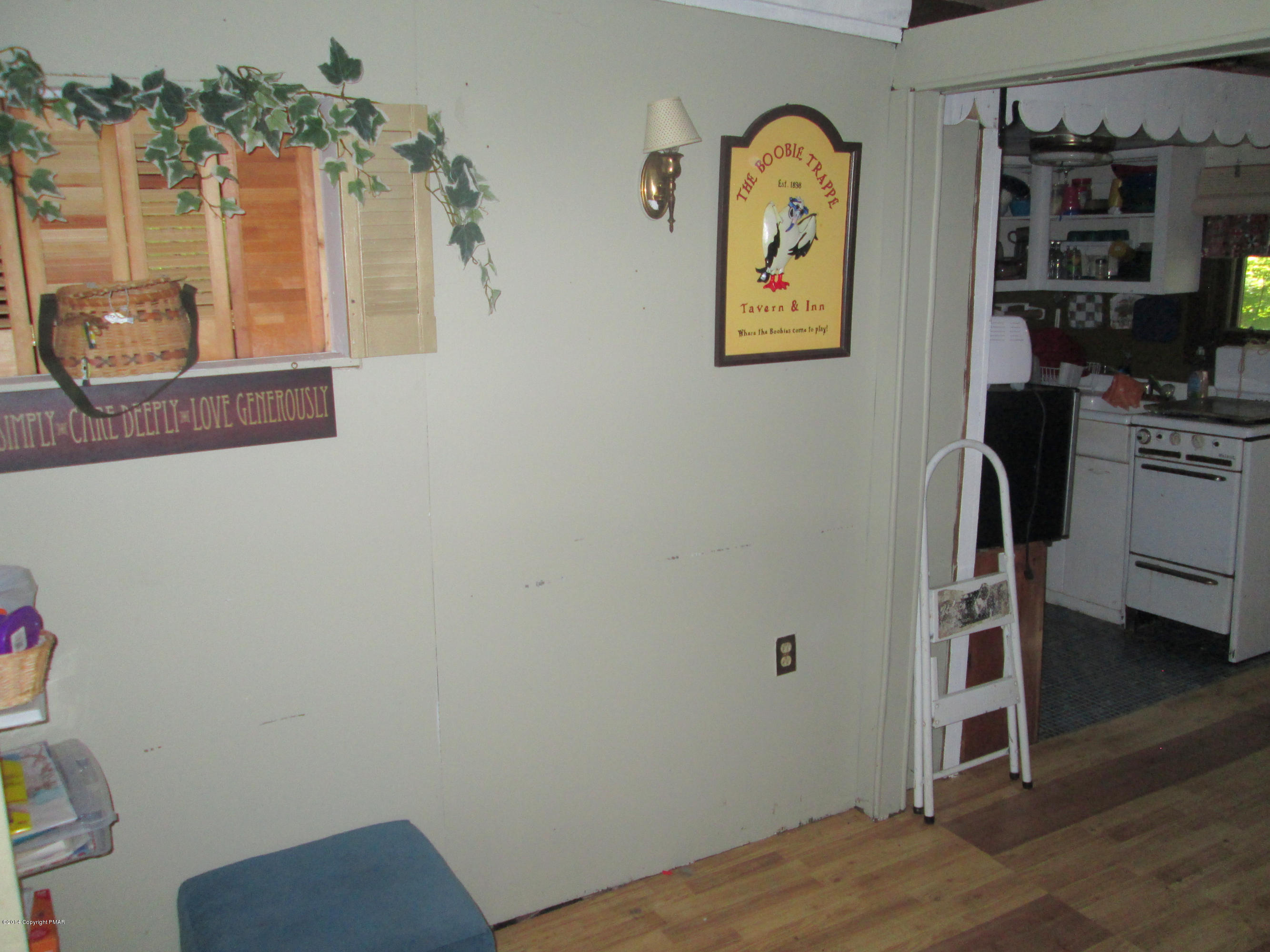 406 Opus Road East Stroudsburg, PA 18302 - Photo 3 of 15 Living Room
