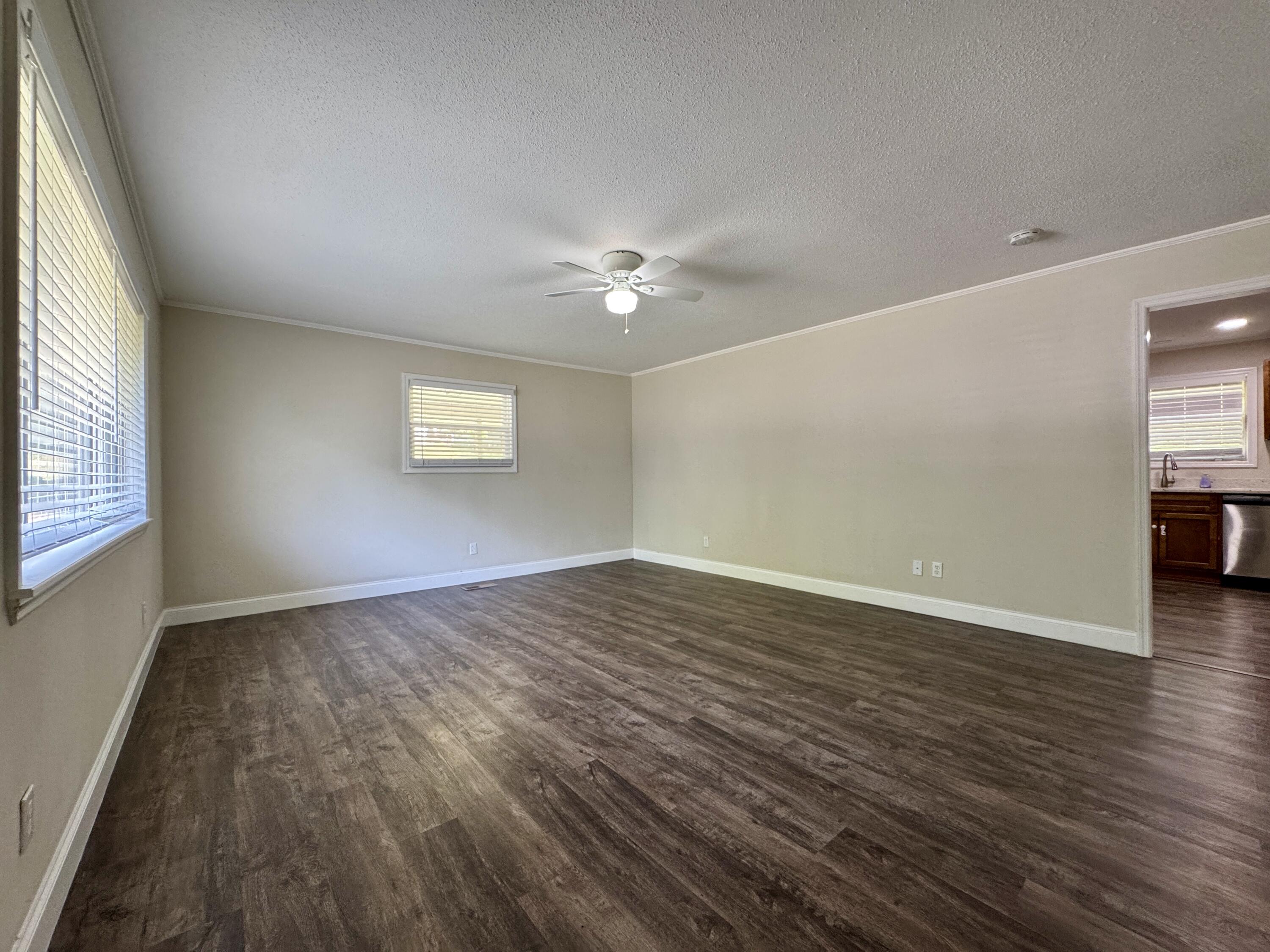 209 Signal View Street Chattanooga, TN 37415 - Photo 5 of 28 IMG_6041
