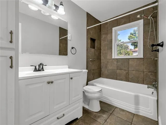 $240,000 | 2000 Southwest Smith Street, Blue Springs, MO 64015