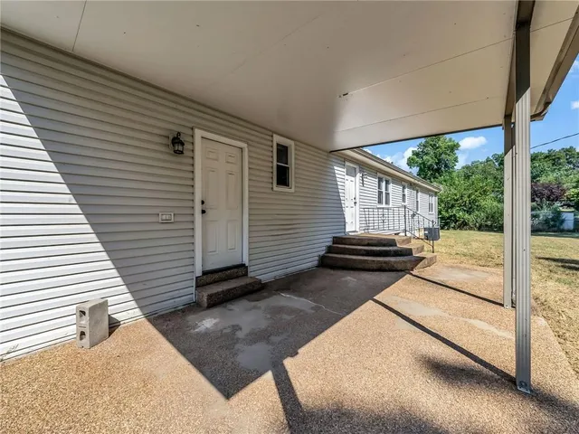 $240,000 | 2000 Southwest Smith Street, Blue Springs, MO 64015