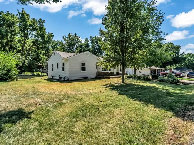 $240,000 | 2000 Southwest Smith Street, Blue Springs, MO 64015