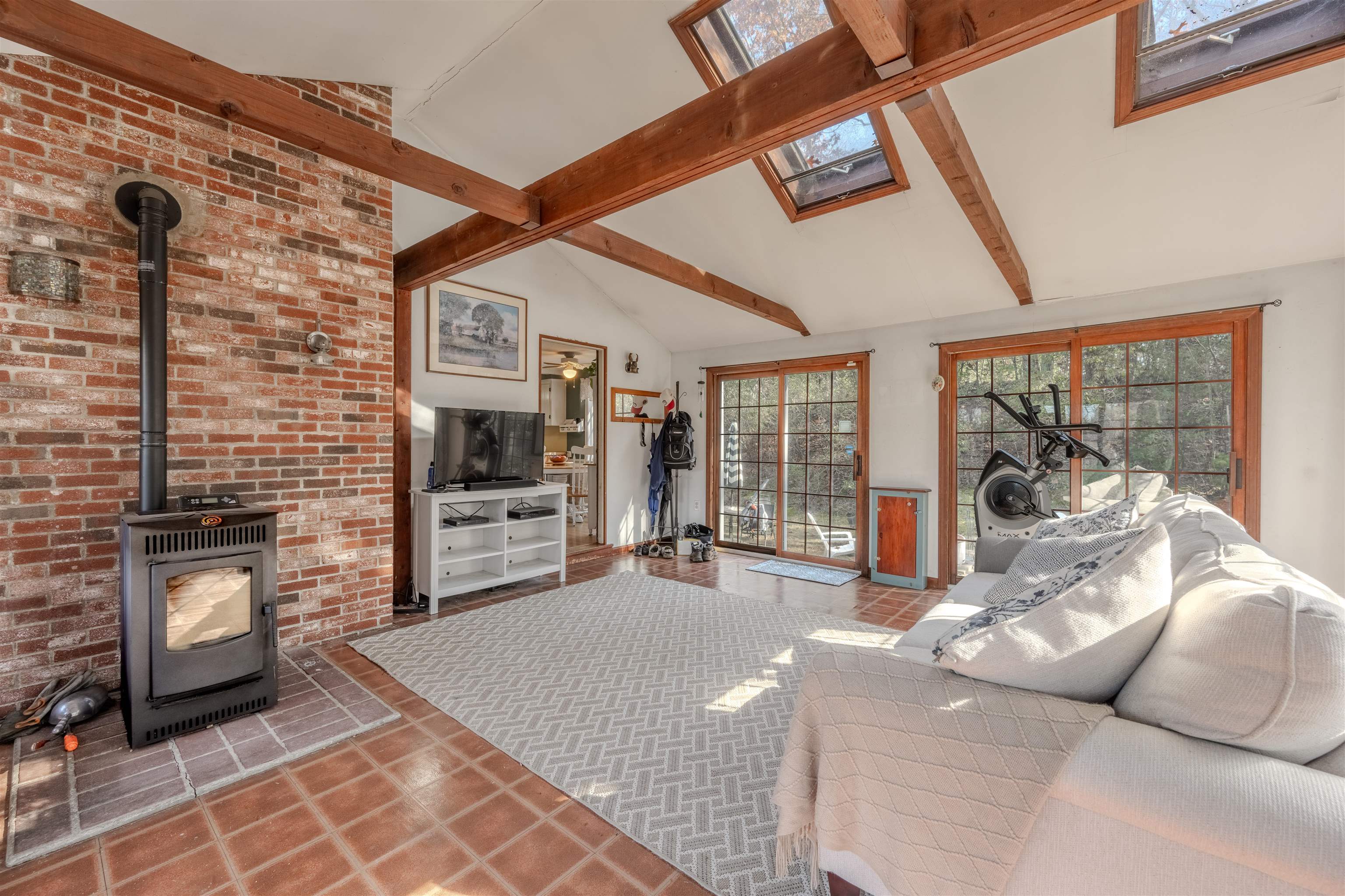 21 Beacon Hill Road Derry, NH 03038 - Photo 16 of 21