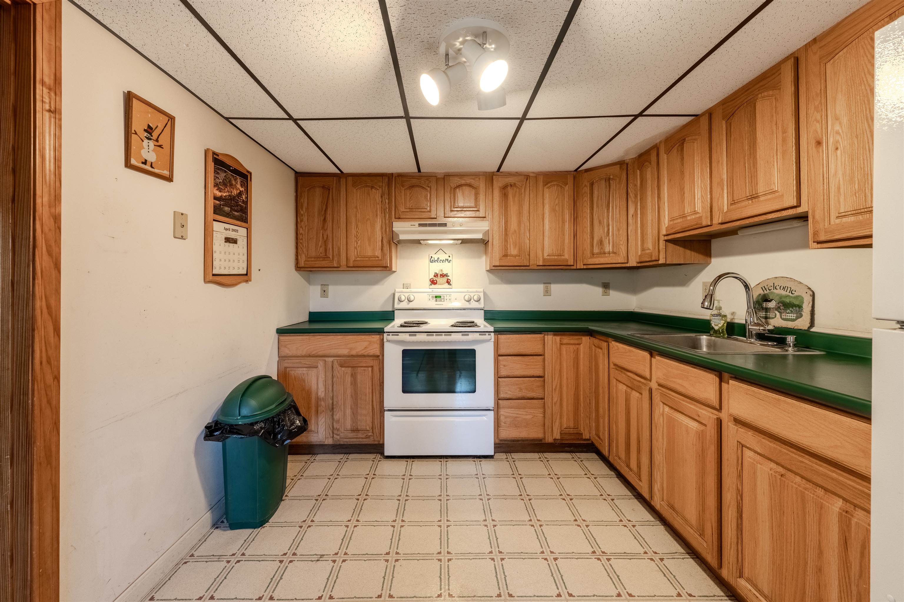 21 Beacon Hill Road Derry, NH 03038 - Photo 7 of 21