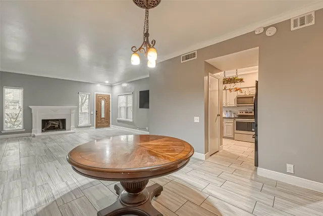 $1,950 | 11733 Lakeside Pl Drive, Houston, TX 77077