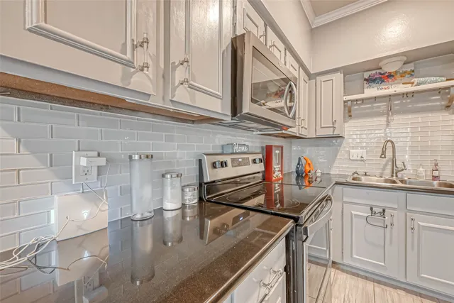 $1,950 | 11733 Lakeside Pl Drive, Houston, TX 77077