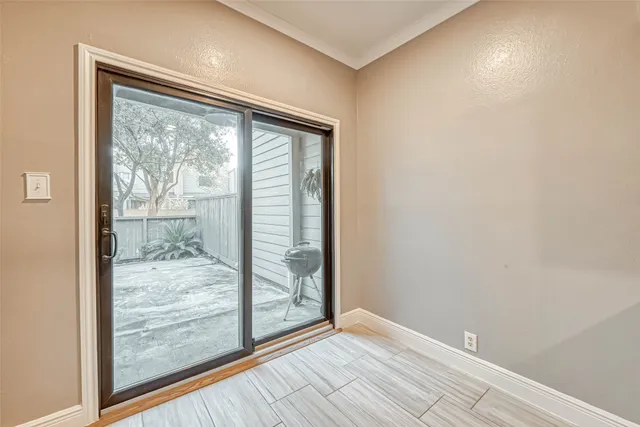 $1,950 | 11733 Lakeside Pl Drive, Houston, TX 77077